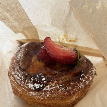 Re Coffee - Crème brûlée croissant - Desserts Near Me - Northridge, California