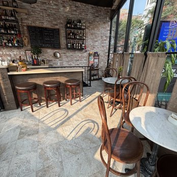 Mamali - Wine Bars Near Me - New York, New York