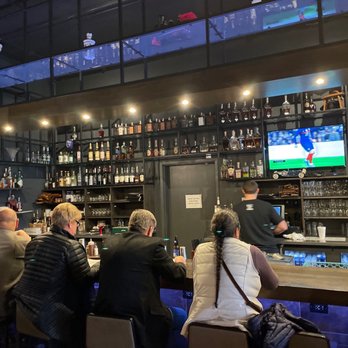 Doc's Bourbon Room - Bourbon bourbon bourbon! - Whiskey Bars Near Me - Louisville, Kentucky