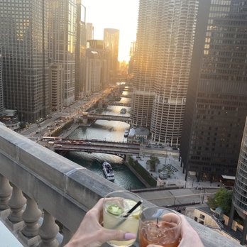 LH Rooftop - Cocktail Bars Near Me - Chicago, Illinois