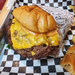 classic burger classic burger