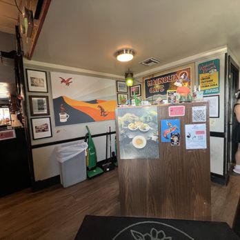 Magnolia Cafe South - Breakfast & Brunch Near Me - Austin, Texas