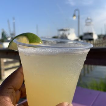 Vickery's Bar & Grill - Margarita - Bars Near Me - Mount Pleasant, South Carolina Vickery's Bar & Grill - Margarita - Bars Near Me - Mount Pleasant, South Carolina