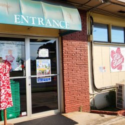 Hilo Hattie - Entrance