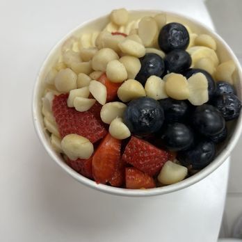 Wild Acai - Cali bowl - Acai Bowls Near Me - Montrose, California Wild Acai - Cali bowl - Acai Bowls Near Me - Montrose, California