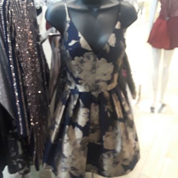 Runway NY - Energy in here is off. I walk around, snap a few pics. I'm looked @ by 2 hawks. I leave store look @ reviews. Ahhhhhhh. RunwayNY - Women's Clothing Near Me - Elmhurst, New York