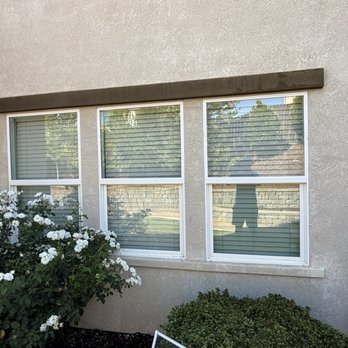 Buddy Bright Window Cleaning - Backyard windows - Window Washing Near Me - Roseville, California Buddy Bright Window Cleaning - Backyard windows - Window Washing Near Me - Roseville, California