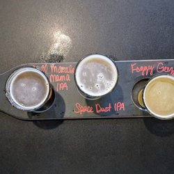 7 West TapHouse - Beer flight!
