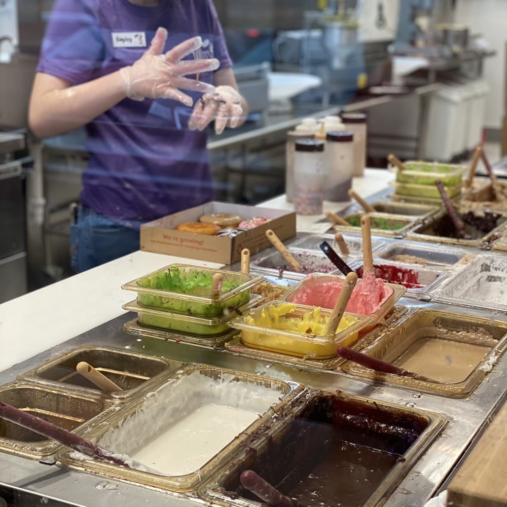 Duck Donuts - Making the donut orders - Donuts Near Me - Paramus, New Jersey Duck Donuts - Making the donut orders - Donuts Near Me - Paramus, New Jersey