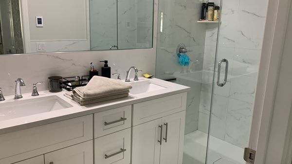 Bathroom, Tile and Grout Cleaning. - A good cleaning can transform your home/office and relieve stress. Our process is about transparency, so we provide constant communication with our customers until the job is complete. For any clarifications or special requests, call us today! Bathroom, Tile and Grout Cleaning. - A good cleaning can transform your home/office and relieve stress. Our process is about transparency, so we provide constant communication with our customers until the job is complete. For any clarifications or special requests, call us today!