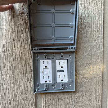 Acero Electric - Quadroplex Outlets - Electricians Near Me - San Jose, California Acero Electric - Quadroplex Outlets - Electricians Near Me - San Jose, California