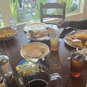 Monell's Dining & Catering - Family style breakfast - Southern Near Me - Nashville, Tennessee