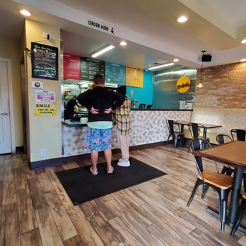 Halal Wings Plus - Order/pick up counter - Chicken Wings Near Me - Fremont, California