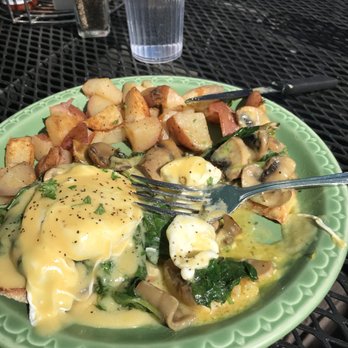 The Breadboard Restaurant - Breakfast & Brunch Near Me - Ashland, Oregon The Breadboard Restaurant - Breakfast & Brunch Near Me - Ashland, Oregon