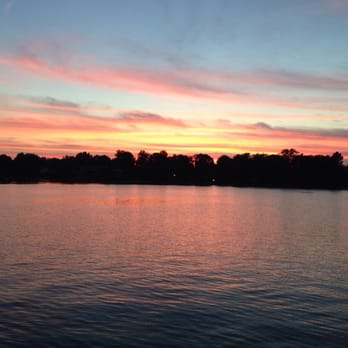 Garner Lake - Sunset on the lake - Lakes Near Me - Lakeland, Tennessee