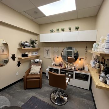 Sola Salon Studios San Rafael - A peak inside our studio - Hair Salons Near Me - San Rafael, California Sola Salon Studios San Rafael - A peak inside our studio - Hair Salons Near Me - San Rafael, California