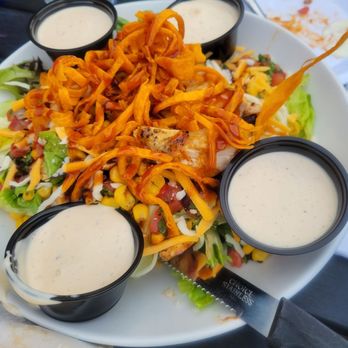 Yogi's Bar & Grill - Southwest chicken salad - Sports Bars Near Me - Upper Arlngtn, Ohio