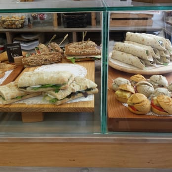 Panaria - Pan fresco, mas bocadillos, raps, y empanadas. - Desserts Near Me - Oviedo, O