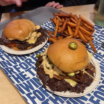 For the Win - Burgers Near Me - Los Angeles, California