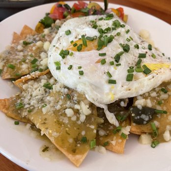Mattie's - Green chile pork chilaquiles - American Near Me - Austin, Texas Mattie's - Green chile pork chilaquiles - American Near Me - Austin, Texas