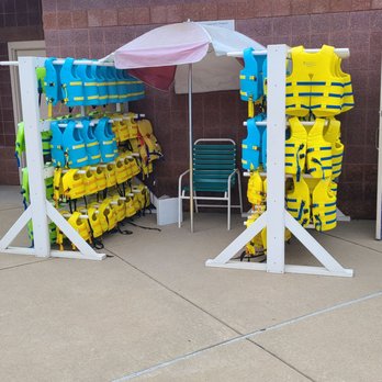 Munster Community Pool - Swim vest - Swimming Pools Near Me - Munster, Indiana