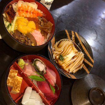 Yoshitsune Restaurant - Two tiered Chiraishi with Uni - Japanese Near Me - Honolulu, Hawaii