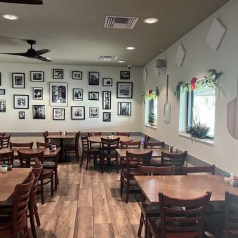 Mama's Italian Restaurant - The interior is still Classic and looks the same as it didn 30 yrs ago yet still Clean and modern - Italian Near Me - Englewood, Florida Mama's Italian Restaurant - The interior is still Classic and looks the same as it didn 30 yrs ago yet still Clean and modern - Italian Near Me - Englewood, Florida