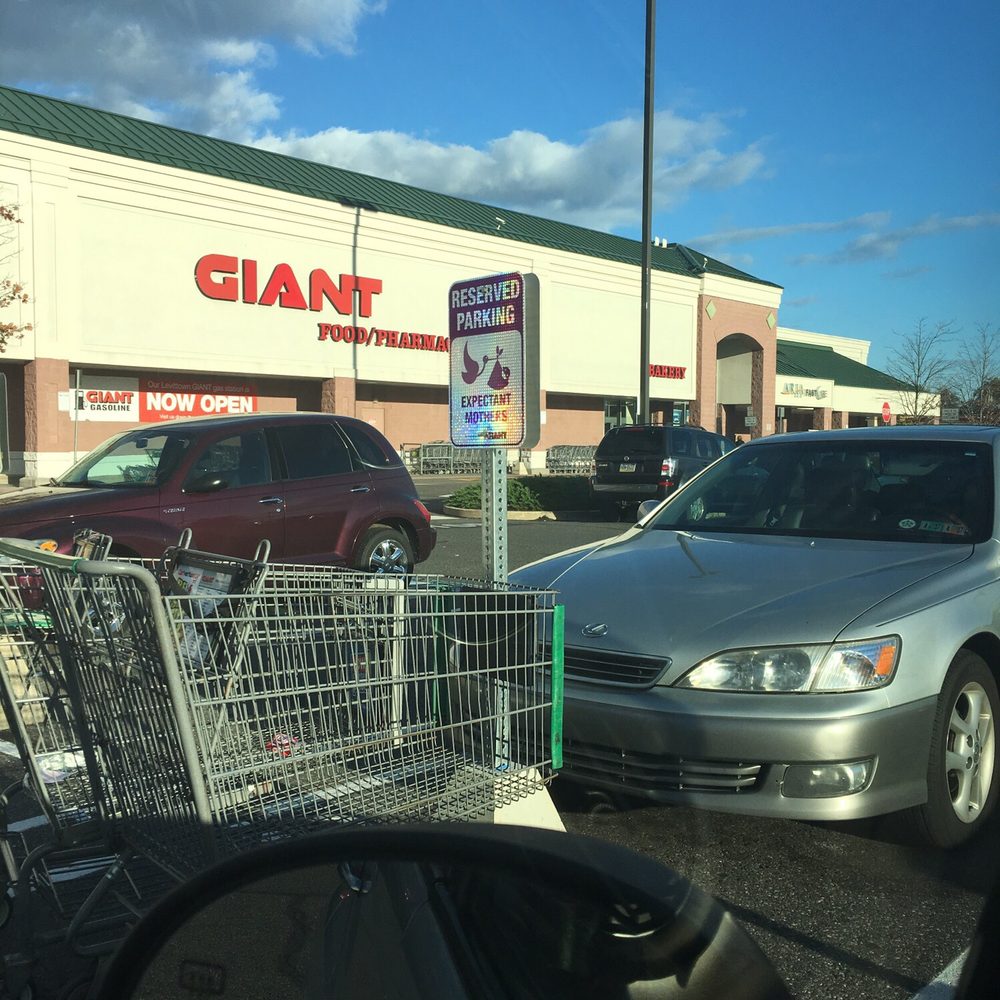 Giant Food Stores - Reserved parking for Expecting mothers :) It's right by the Deli entrance. - Grocery Near Me - Levittown, Pennsylvania