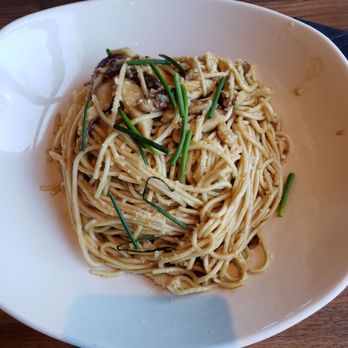 Yard House - Garlic noodles with shitake mushrooms. So good - New American Near Me - Concord, California