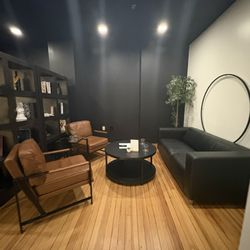 Simple Theory Wine - Part of the seating area