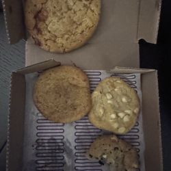 Insomnia Cookies - Yummy cookies though