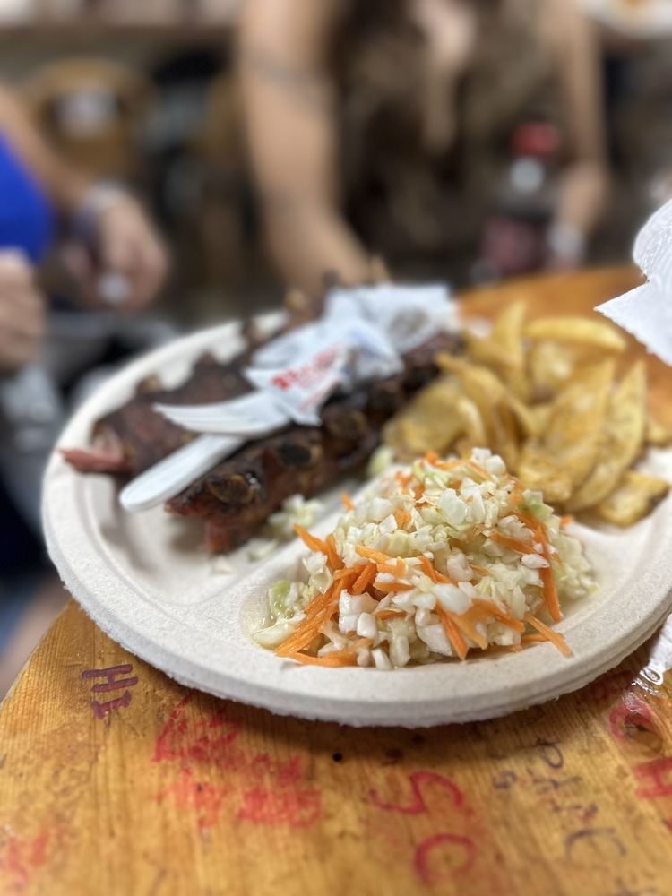 Barrel House BBQ Logo