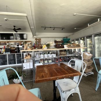 Aloha Bakehouse & Cafe - Inside - Cafes Near Me - Honolulu, Hawaii