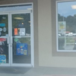 Island Drug & Gifts - Picking up special compound medicine for Miss Princess.