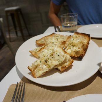 Santa Anna - Garlic bread - Spanish Near Me - Barcelona, B Santa Anna - Garlic bread - Spanish Near Me - Barcelona, B