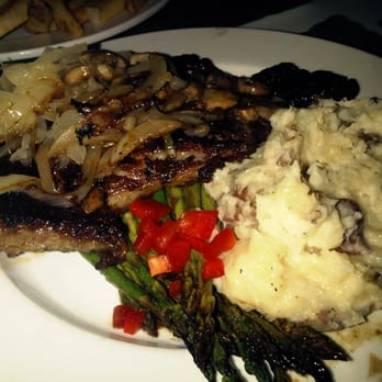 Monterey Pub - Ribeye steak, with mash potatoes and asparagus - Pubs Near Me - Pittsburgh, Pennsylvania