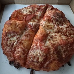 Viking Pizzeria - Fluffy crust with minimal cheese and minimal sauce...I was really hoping to like this small town pizza parlor.