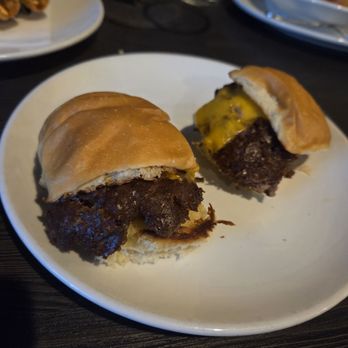 Summit Grill - Cheeseburger Sliders - Bars Near Me - Lee's Summit, Missouri