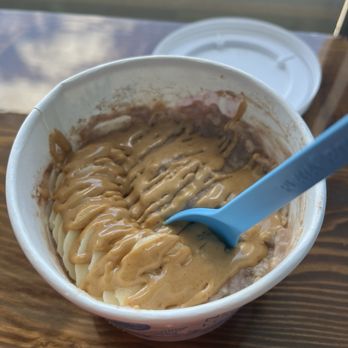 Playa Bowls - Oatmeal with banana and peanut butter - Juice Bars & Smoothies Near Me - Guilford, Connecticut Playa Bowls - Oatmeal with banana and peanut butter - Juice Bars & Smoothies Near Me - Guilford, Connecticut