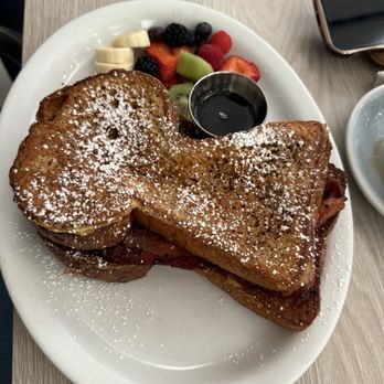 Bistro Cafe - Romeo y Julieta - Breakfast & Brunch Near Me - Miami, Florida