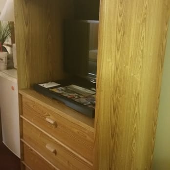 Ramada by Wyndham Kingman - TV didn't have the greatest reception. - Hotels Near Me - Kingman, Arizona