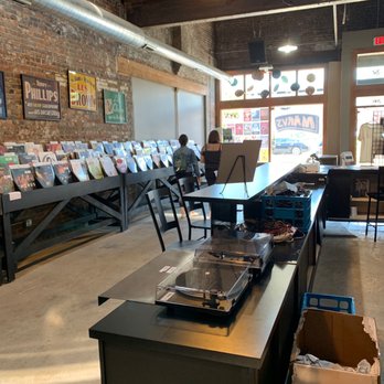 Marvs Music - Vinyl Records Near Me - Des Moines, Iowa