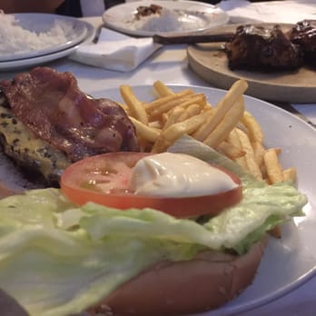 Alfredo's Barbacoa - Burger and BBQ chicken time, happy days - American Near Me - Madrid, M