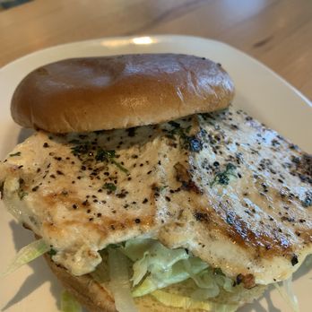Ellen's - Grilled chicken sandwich - Breakfast & Brunch Near Me - Dallas, Texas