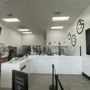Crumbl - Kapolei - Bakeries Near Me - Kapolei, Hawaii Crumbl - Kapolei - Bakeries Near Me - Kapolei, Hawaii