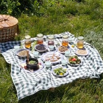 Flourish & Flora - Vegan & Paleo Wild Foods Picnic all ingredients sourced from local farms and groceries. - Walking Tours Near Me