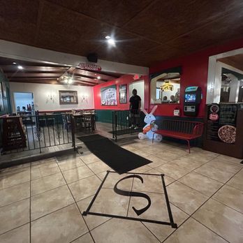 Strong's Brick Oven Pizzeria - Pizza Near Me - Reading, Ohio Strong's Brick Oven Pizzeria - Pizza Near Me - Reading, Ohio