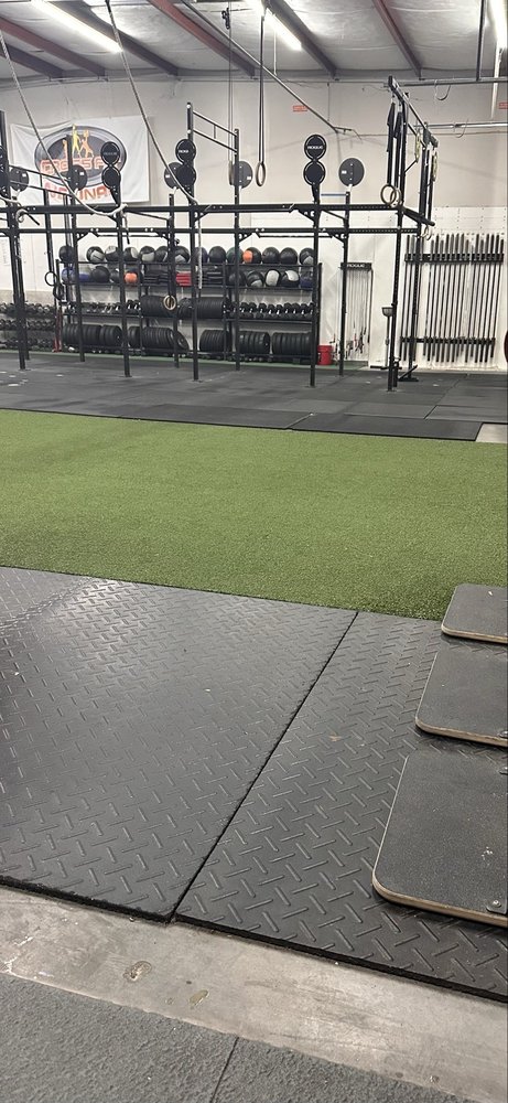 CrossFit Newnan Logo