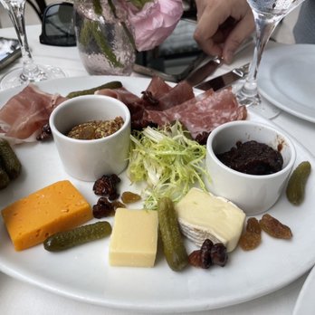 Le Bilboquet - La Planche de Charcuterie et Fromages - French Near Me - Atlanta, Georgia Le Bilboquet - La Planche de Charcuterie et Fromages - French Near Me - Atlanta, Georgia