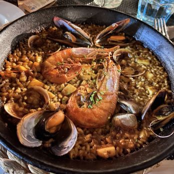 Villa Caprice - Seafood paella - Pizza Near Me - Barcelona, B Villa Caprice - Seafood paella - Pizza Near Me - Barcelona, B